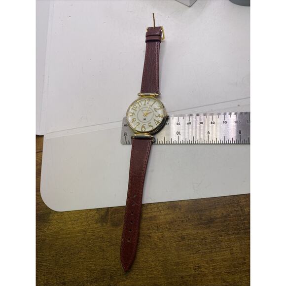 Vintage Gloria Vanderbilt Womens Luxury Watch Works New Battery